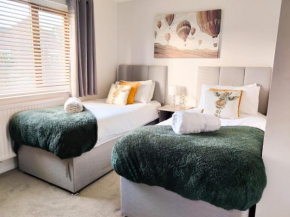 2BR-Dean House-Kitchen-Dog Friendly-Parking-Fast WiFi